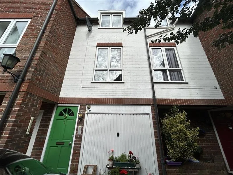 2 bedroom house for rent