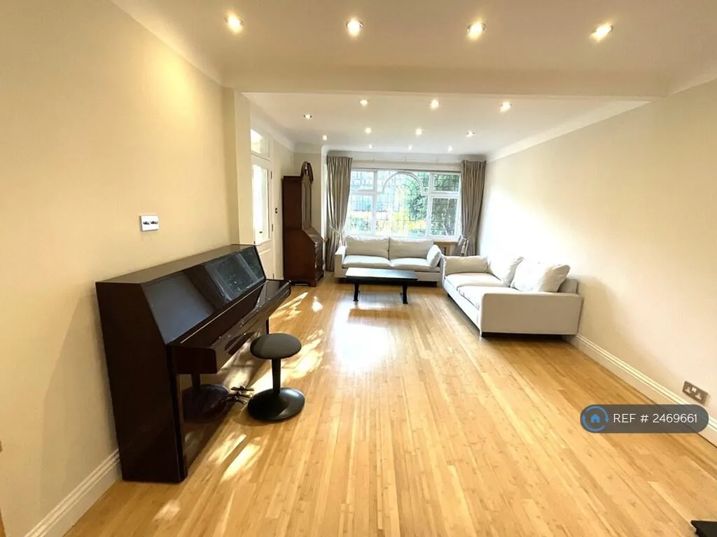 4 bedroom semi-detached house for rent