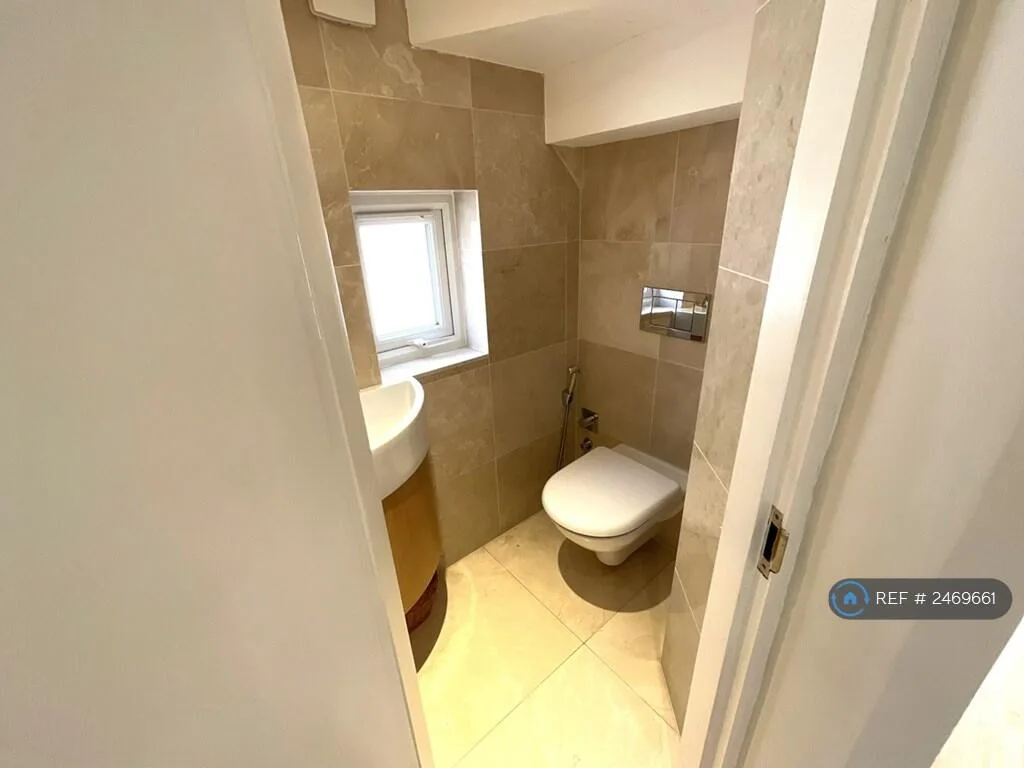 4 bedroom semi-detached house for rent