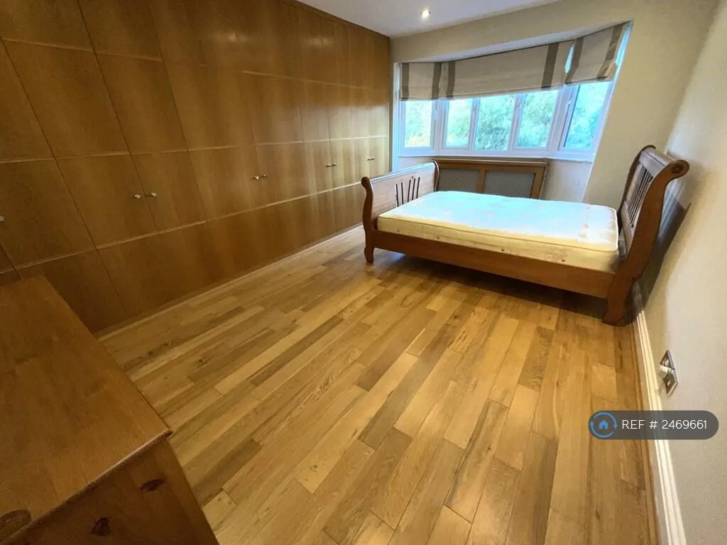 4 bedroom semi-detached house for rent