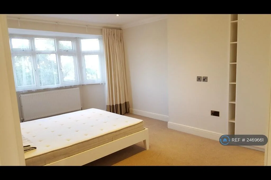 4 bedroom semi-detached house for rent