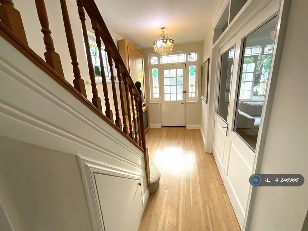 4 bedroom semi-detached house for rent