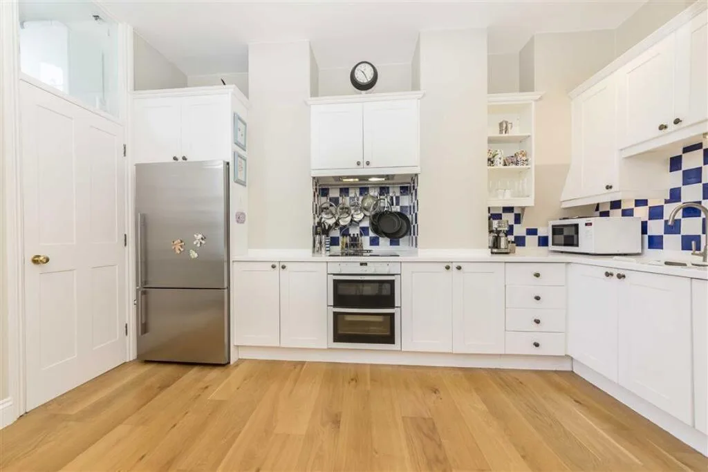 4 bedroom flat for rent