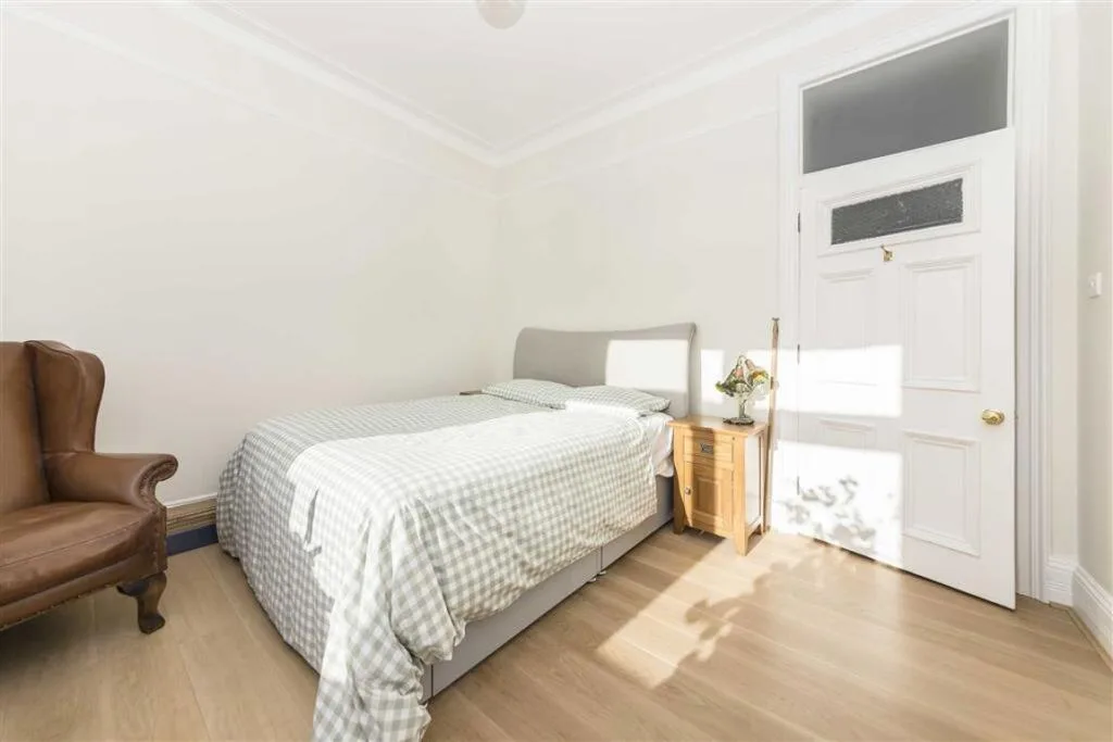 4 bedroom flat for rent