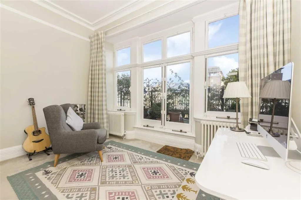 4 bedroom flat for rent