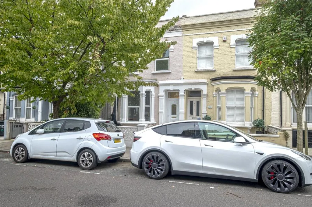 4 bedroom terraced house for rent
