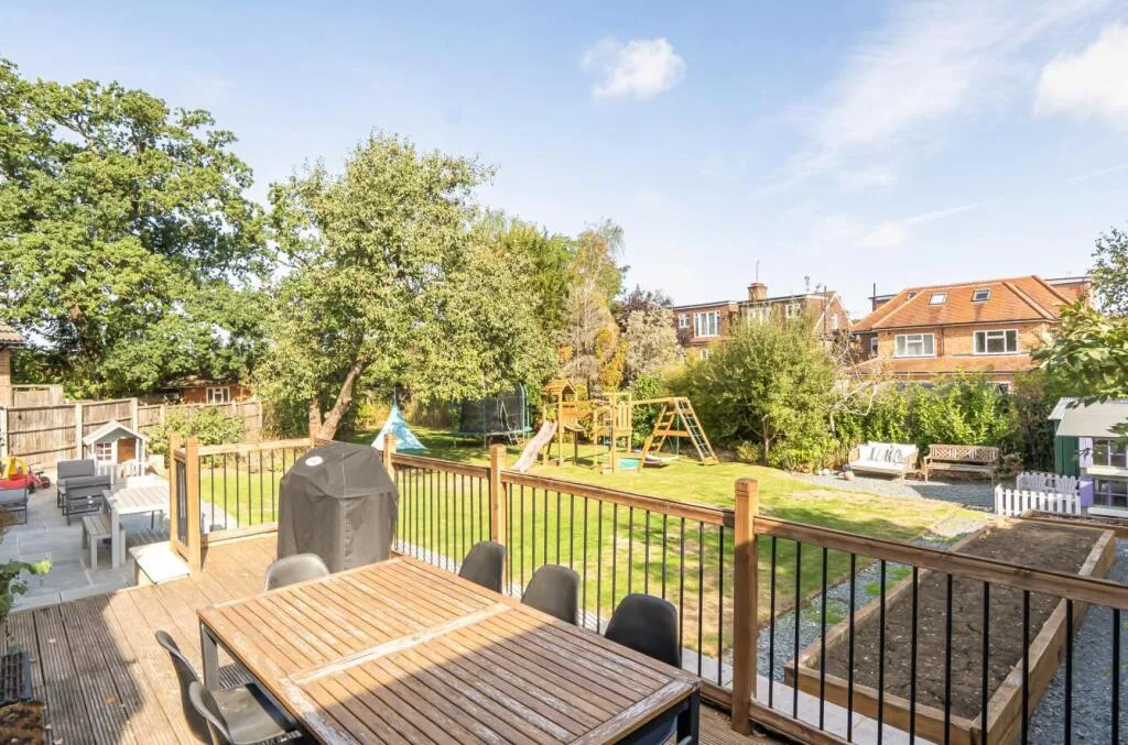 4 bedroom semi-detached house for rent