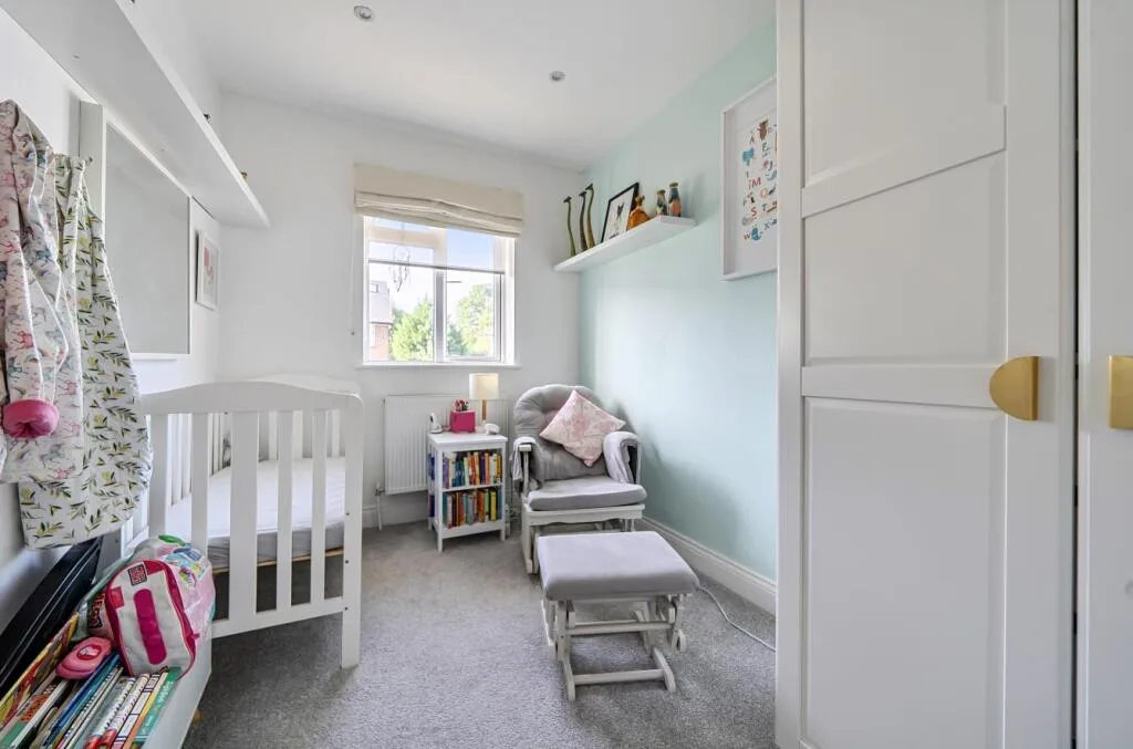 4 bedroom semi-detached house for rent