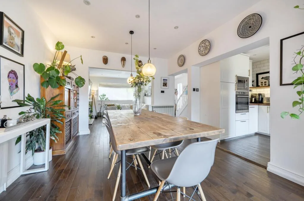 4 bedroom semi-detached house for rent