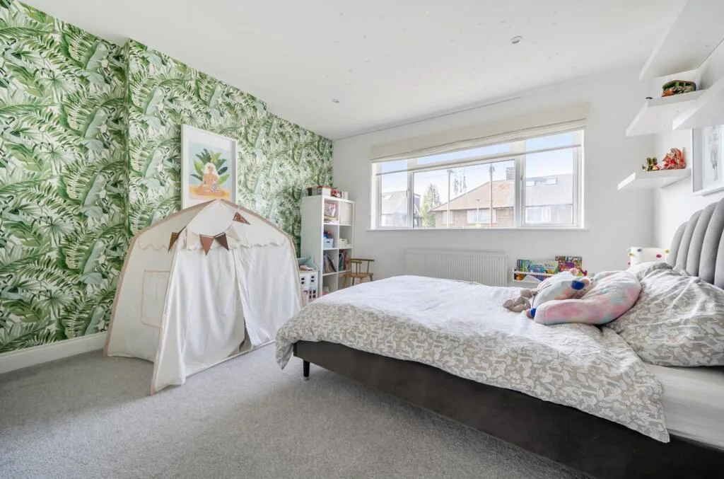 4 bedroom semi-detached house for rent
