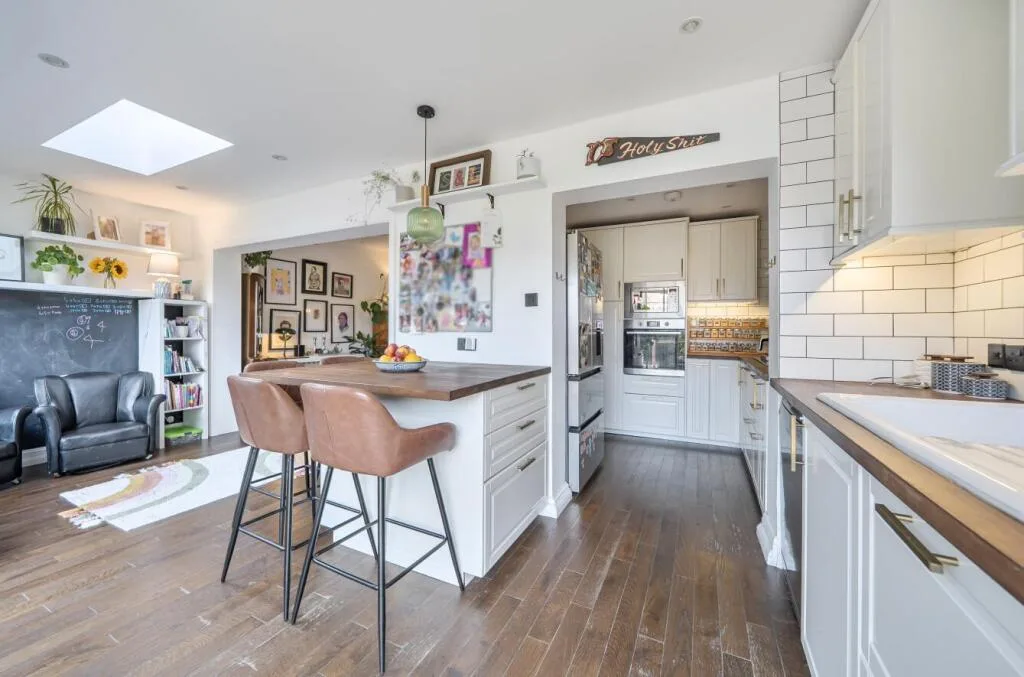 4 bedroom semi-detached house for rent