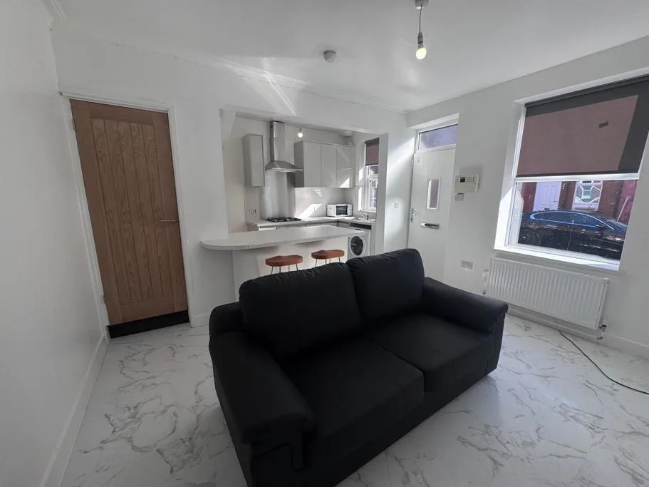 2 bedroom house for rent