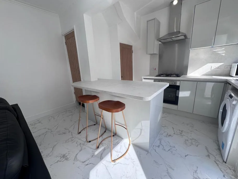 2 bedroom house for rent