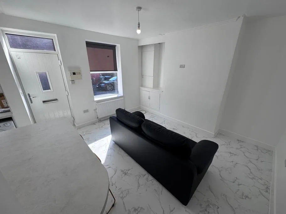 2 bedroom house for rent