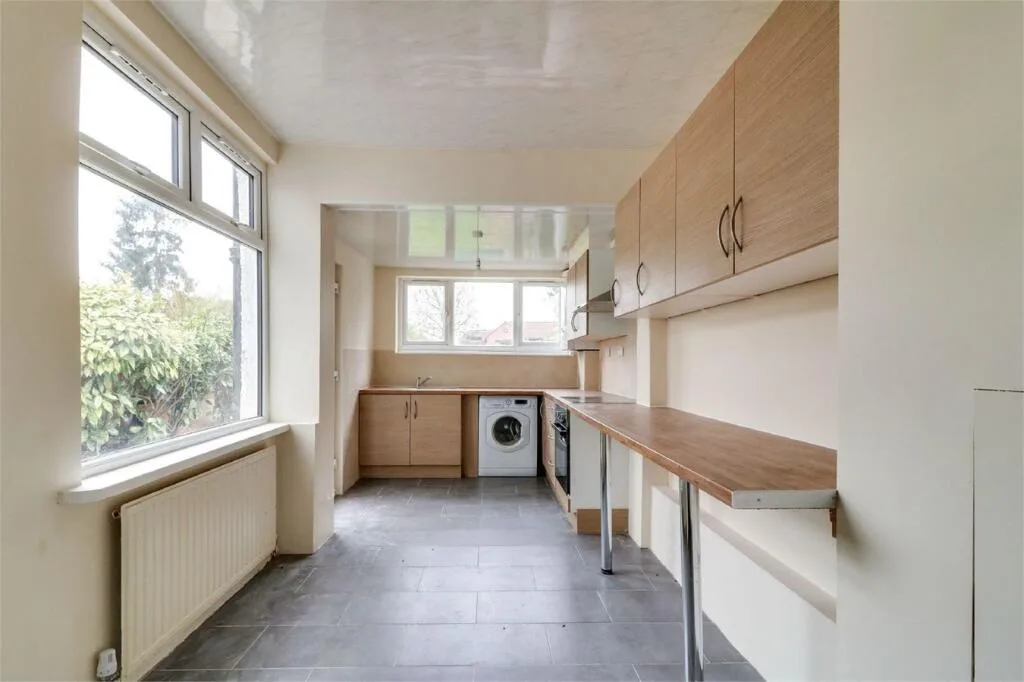 3 bedroom semi-detached house for rent