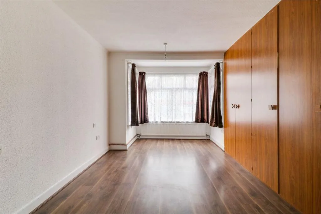 3 bedroom semi-detached house for rent