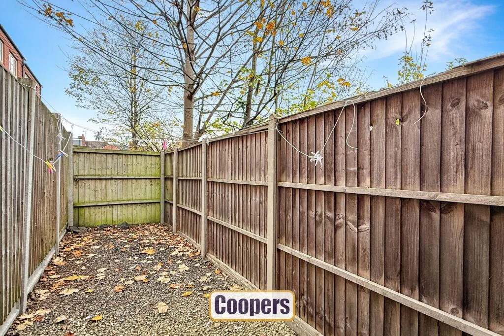 2 bedroom semi-detached house for rent