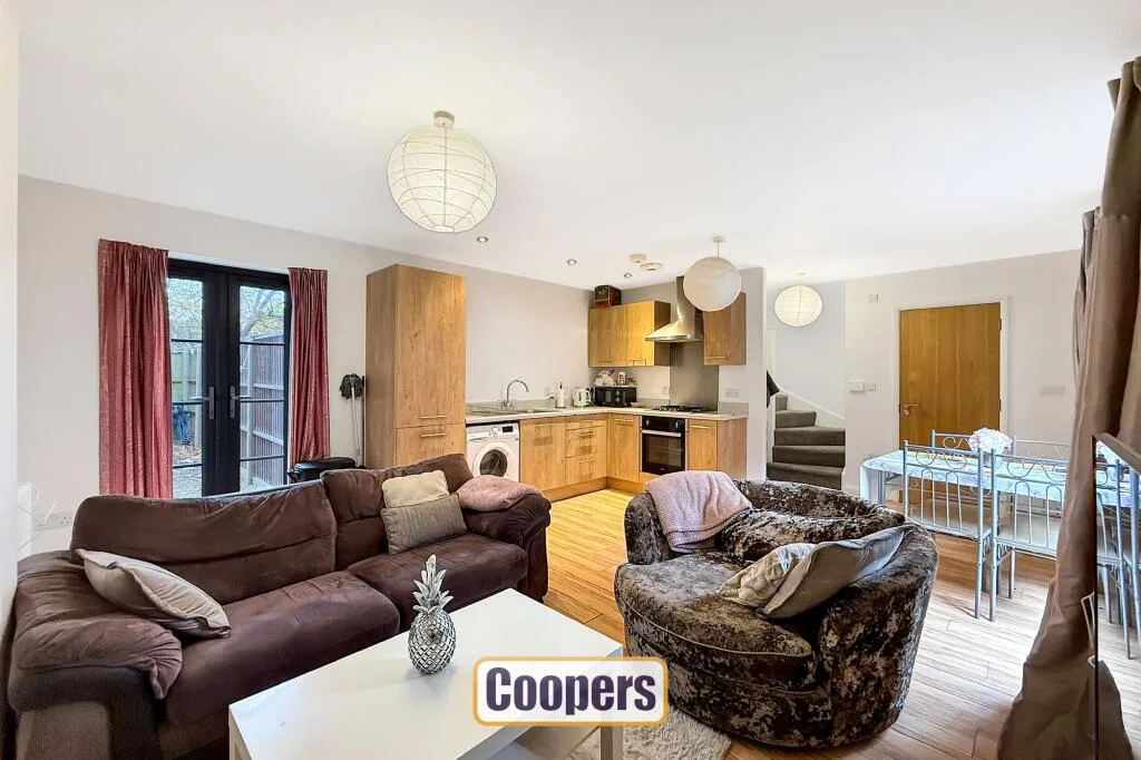 2 bedroom semi-detached house for rent