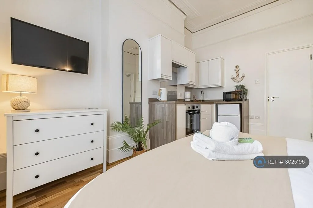 Studio flat for rent