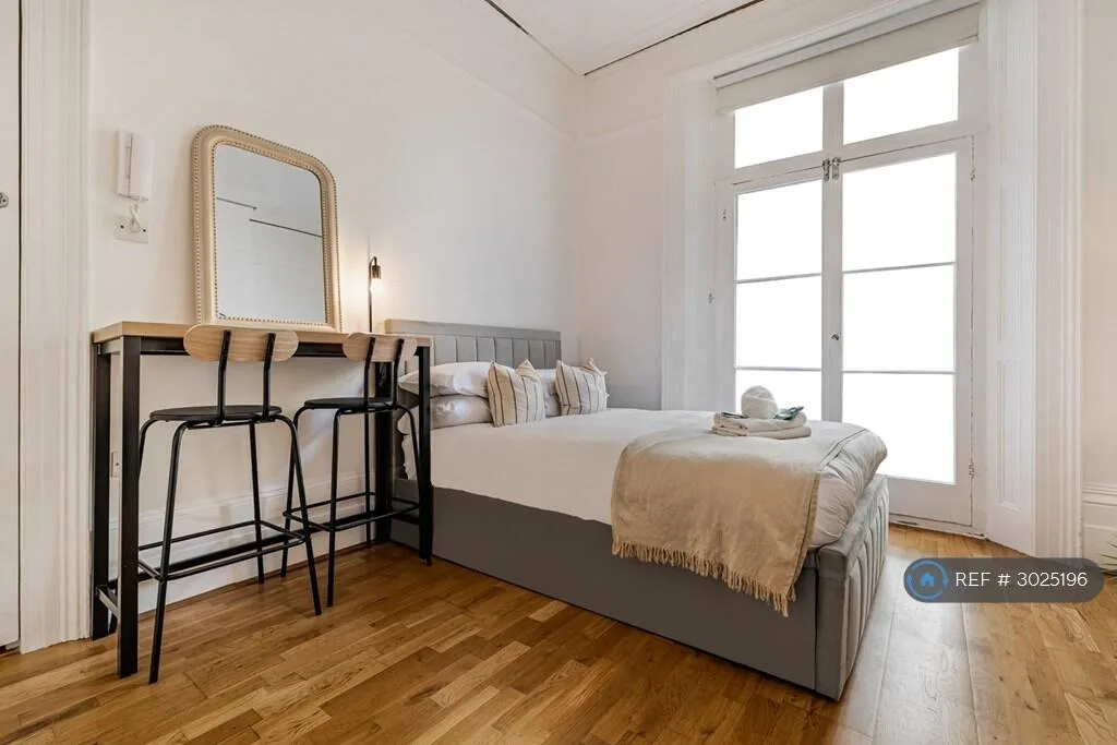 Studio flat for rent