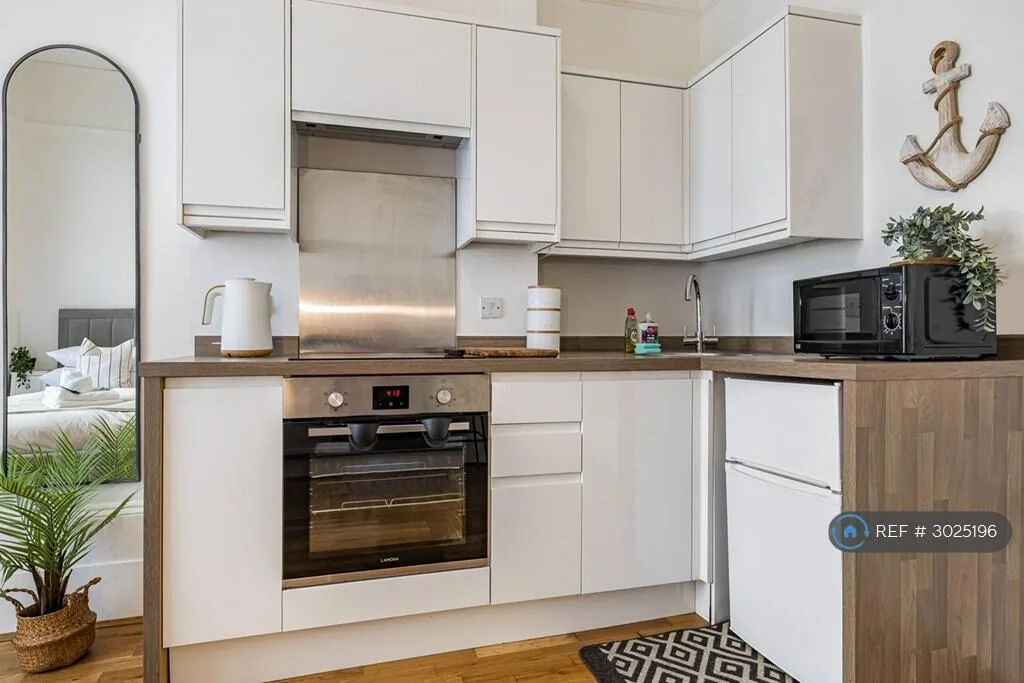 Studio flat for rent