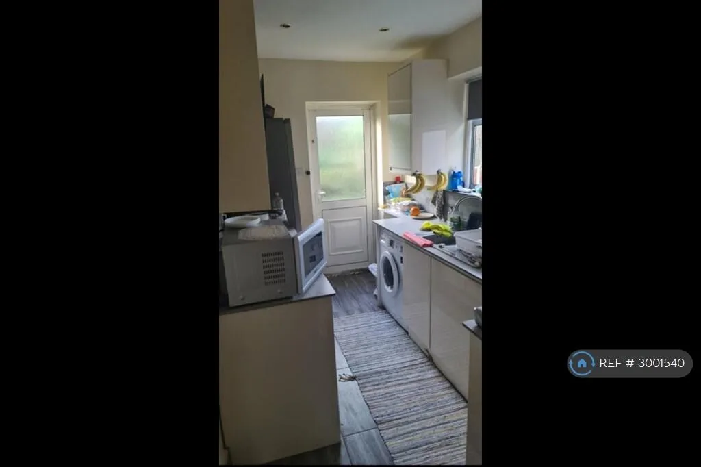 2 bedroom maisonette for rent
