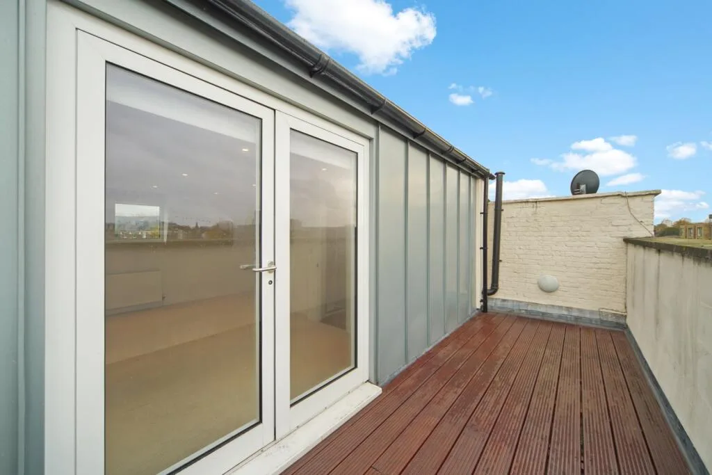 3 bedroom maisonette for rent