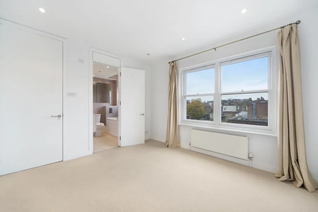 3 bedroom maisonette for rent