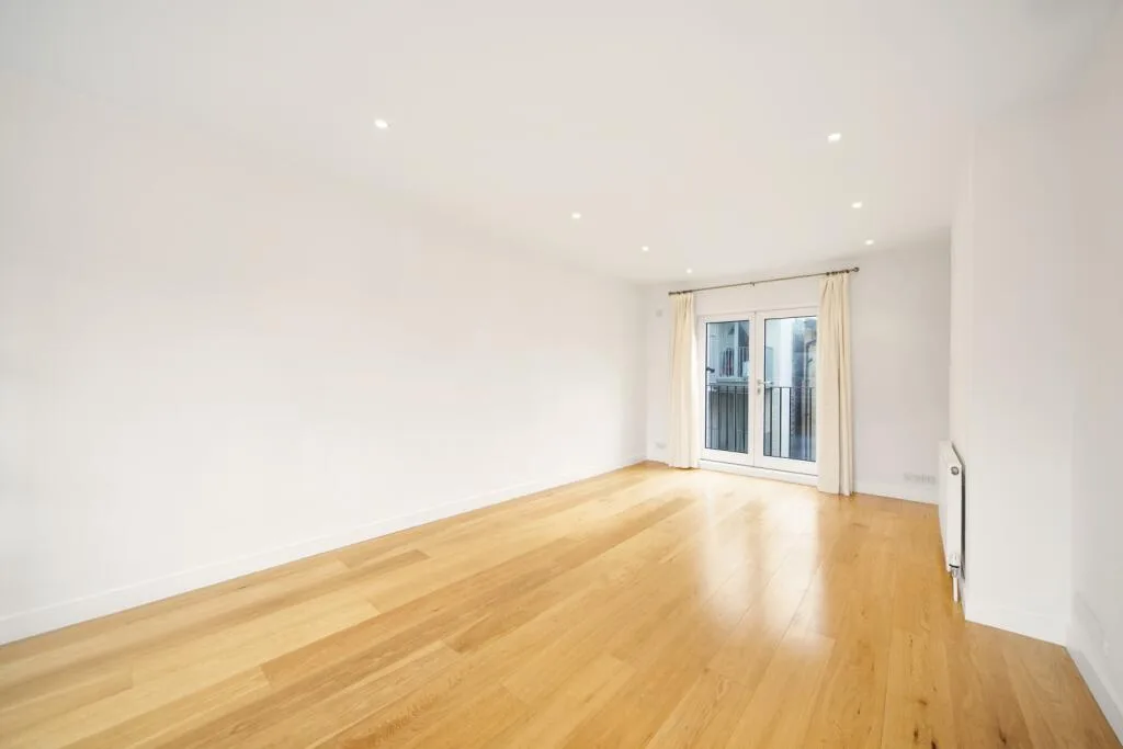 3 bedroom maisonette for rent