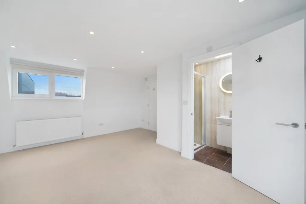 3 bedroom maisonette for rent