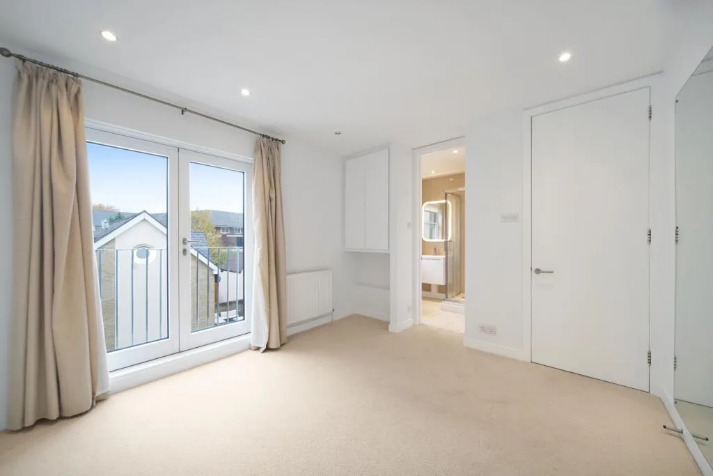 3 bedroom maisonette for rent