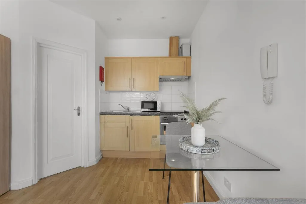 Studio flat for rent