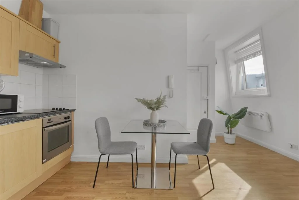 Studio flat for rent