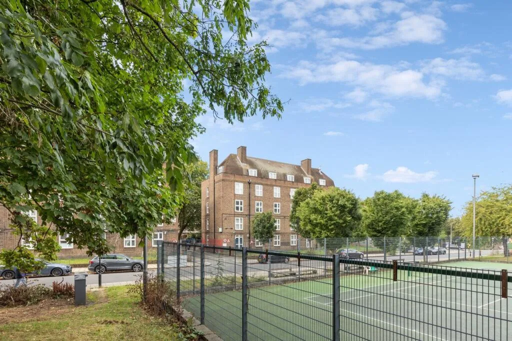 3 bedroom flat for rent
