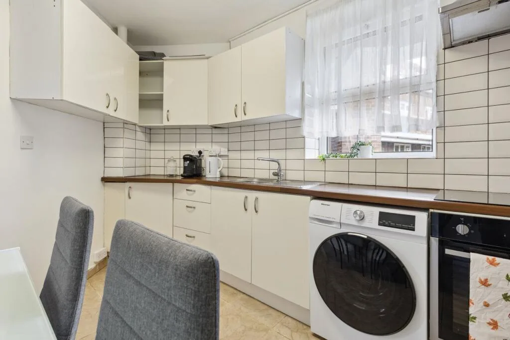 3 bedroom flat for rent