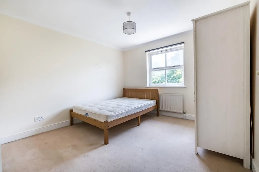 3 bedroom end of terrace house for rent