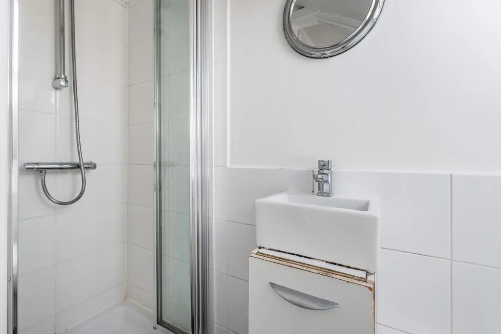 3 bedroom end of terrace house for rent