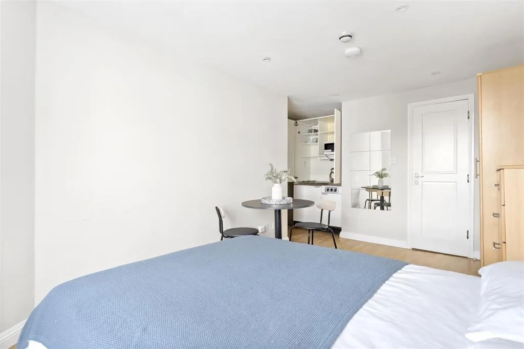 Studio flat for rent