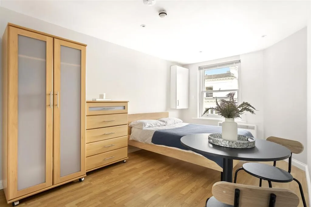 Studio flat for rent