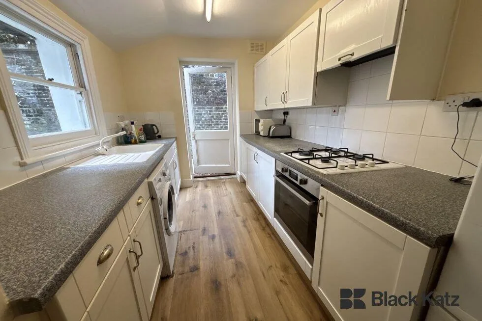 4 bedroom terraced house for rent