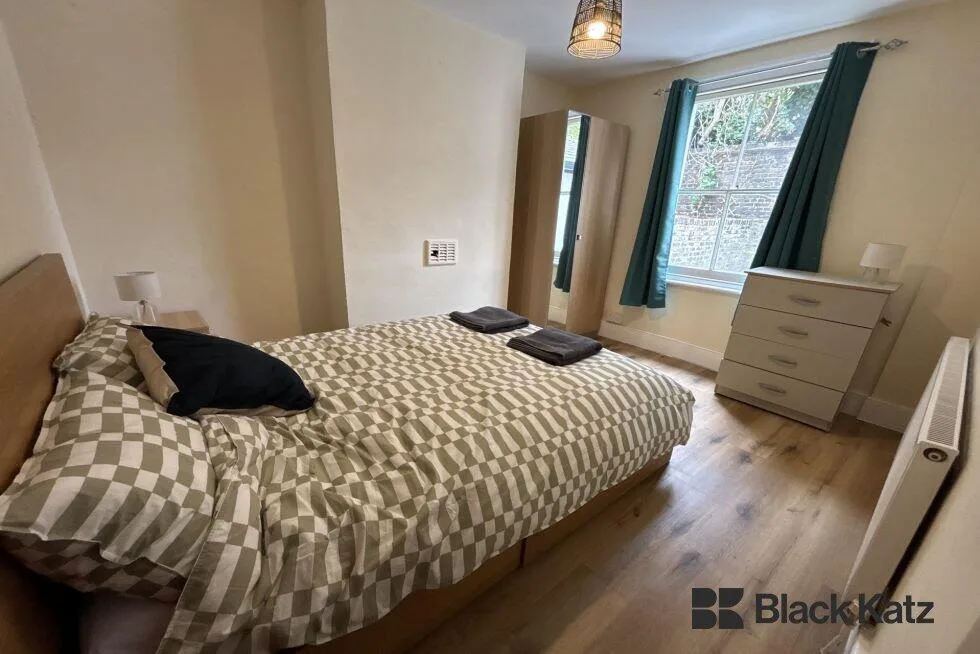 4 bedroom terraced house for rent