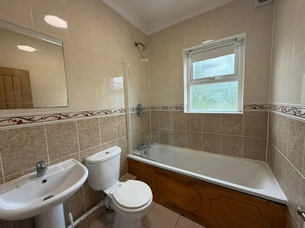 2 bedroom semi-detached house for rent