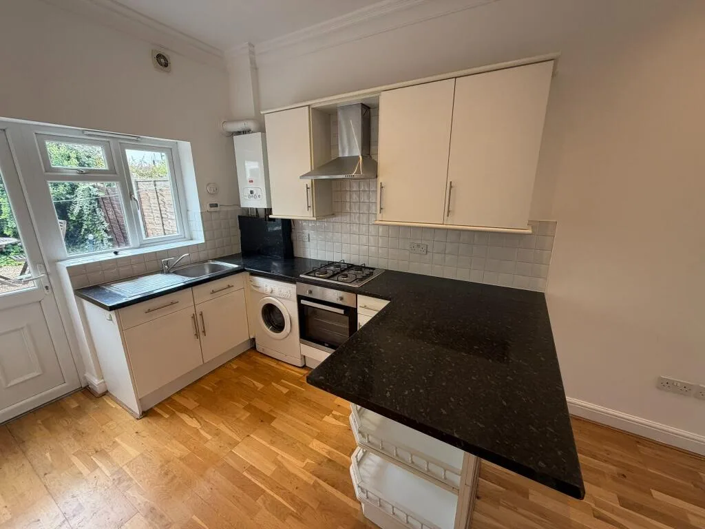 2 bedroom semi-detached house for rent