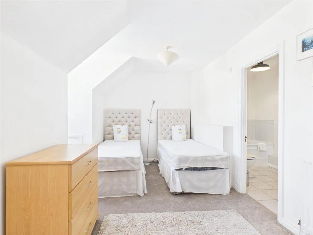 4 bedroom penthouse for rent