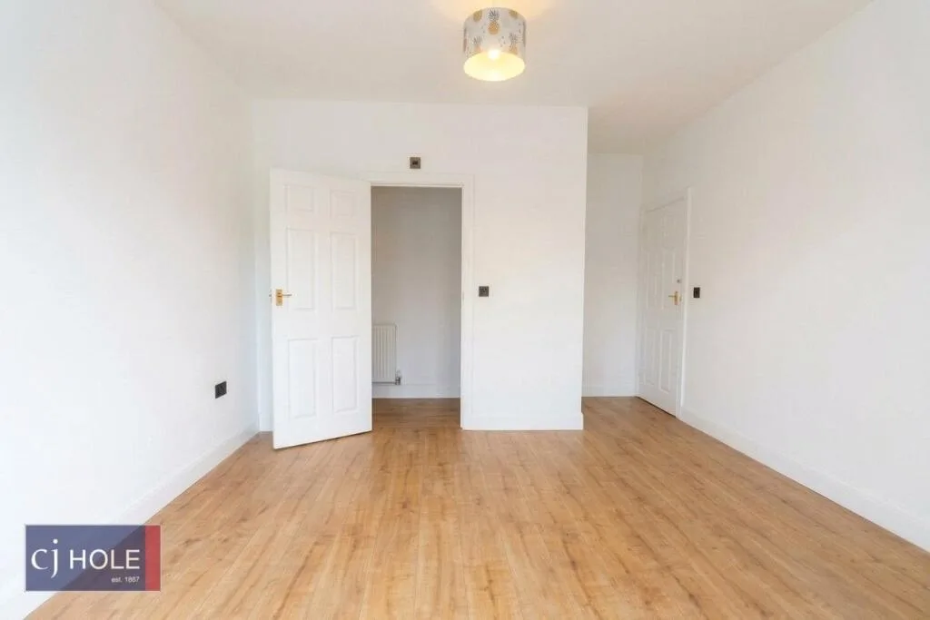 3 bedroom end of terrace house for rent