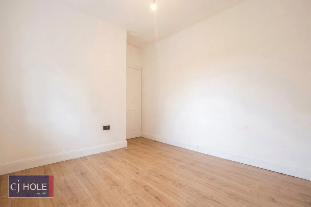 3 bedroom end of terrace house for rent
