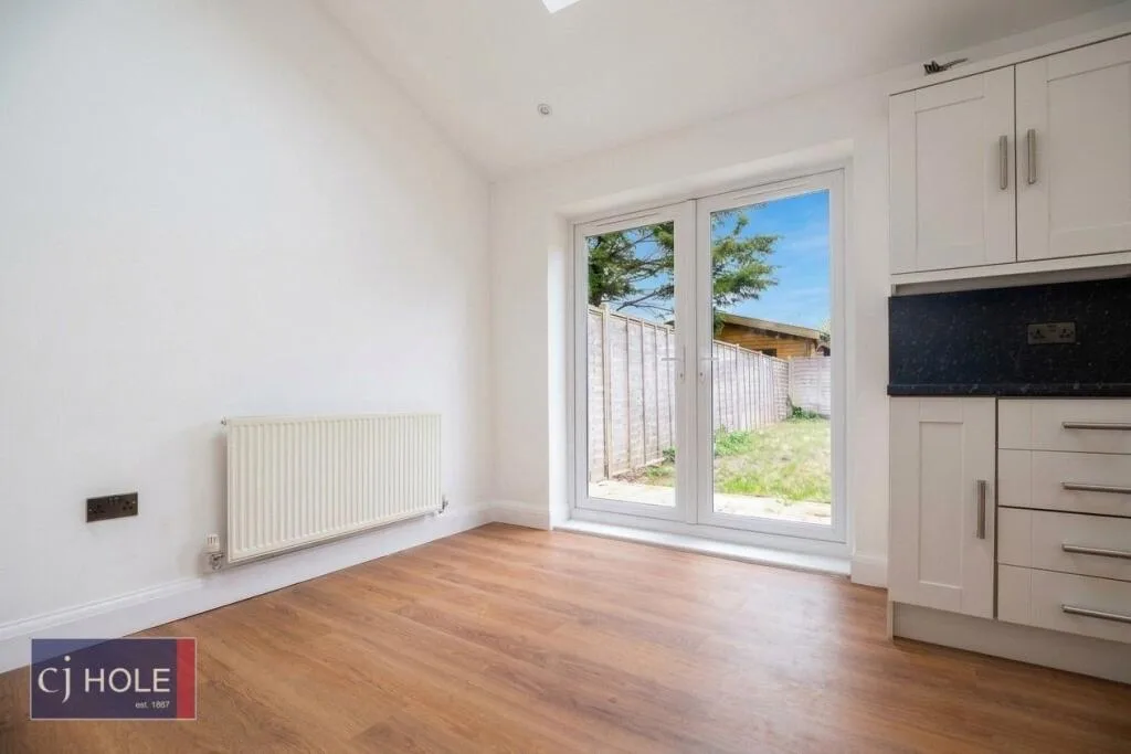 3 bedroom end of terrace house for rent