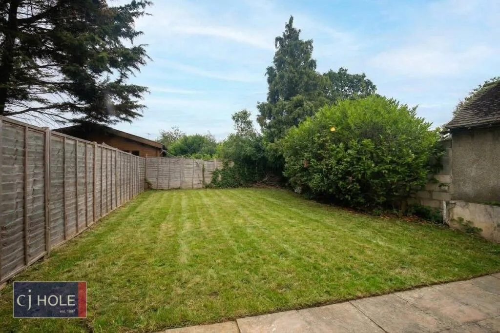 3 bedroom end of terrace house for rent