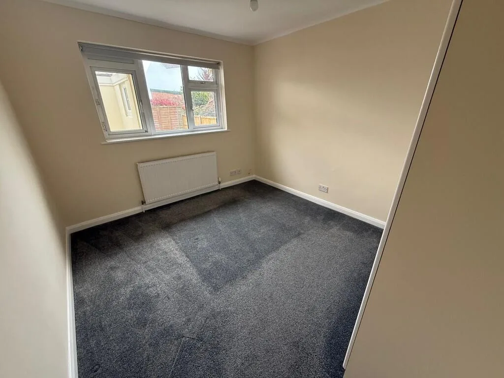 2 bedroom detached bungalow for rent