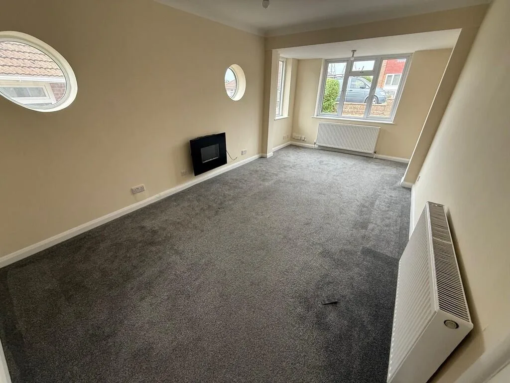 2 bedroom detached bungalow for rent